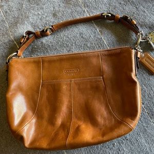 Leather brown Coach shoulder bag